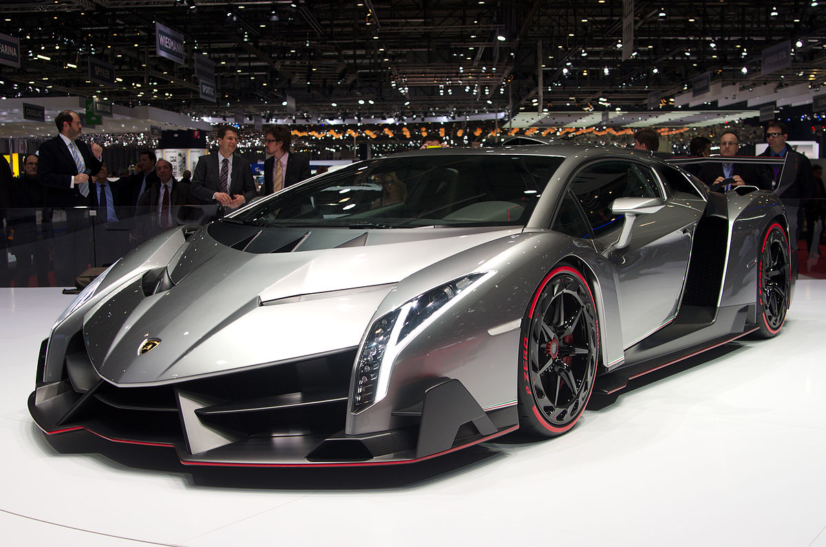 Photo d'une Lamborghini Veneno lors du salon de Genève de 2013