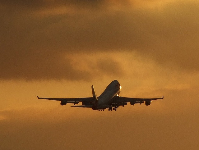 Avion dans le ciel